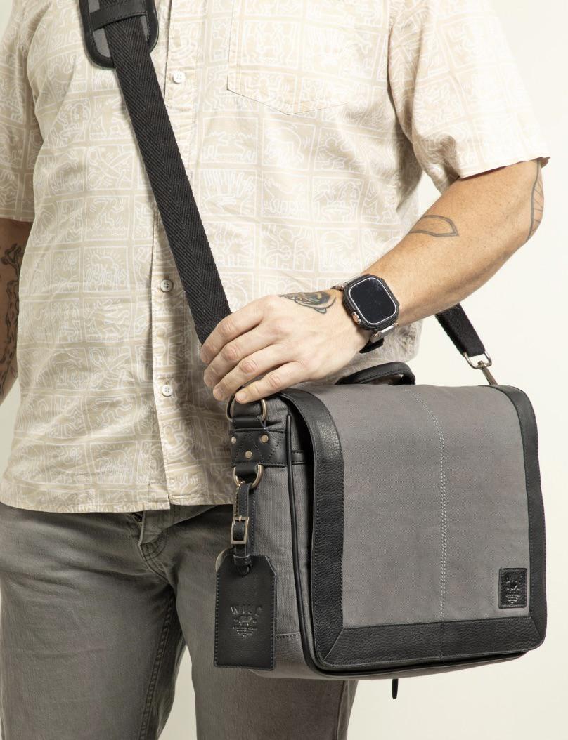 Commuter Slim Messenger