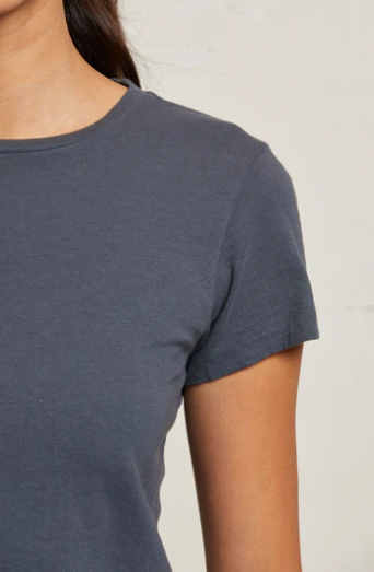 Lisa Slim Tee