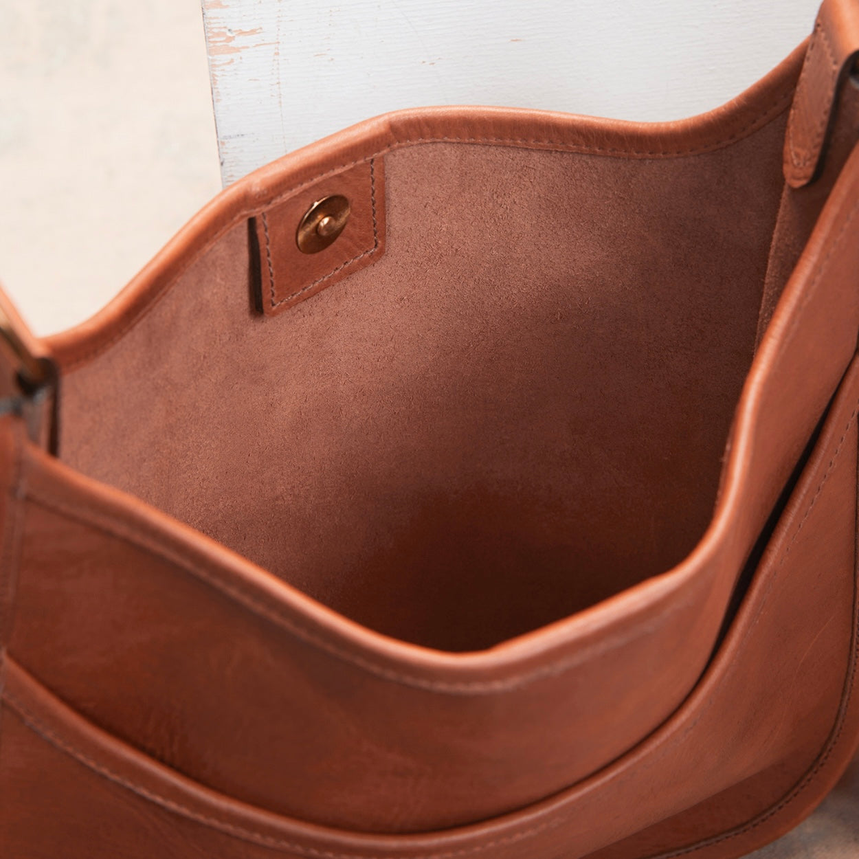 Bonhomia Atlas Messenger Bag & Strap - Cognac