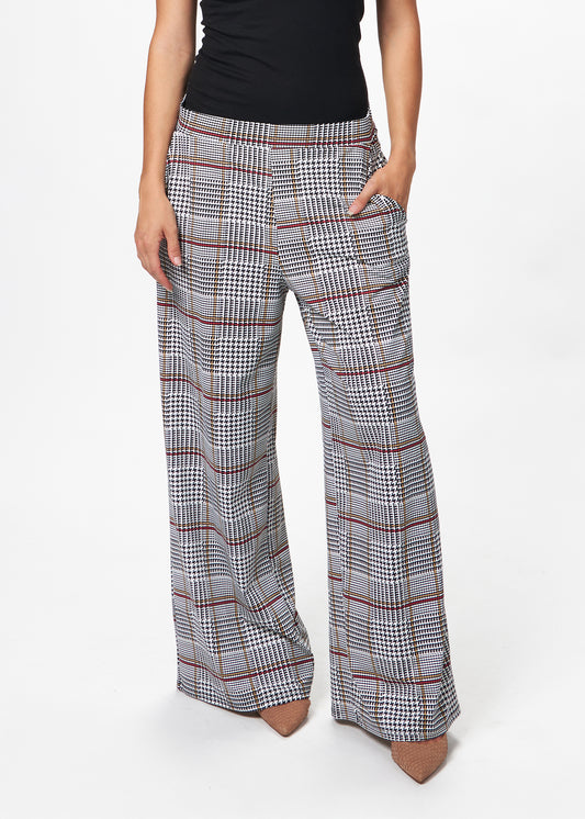 Nicolette Pant