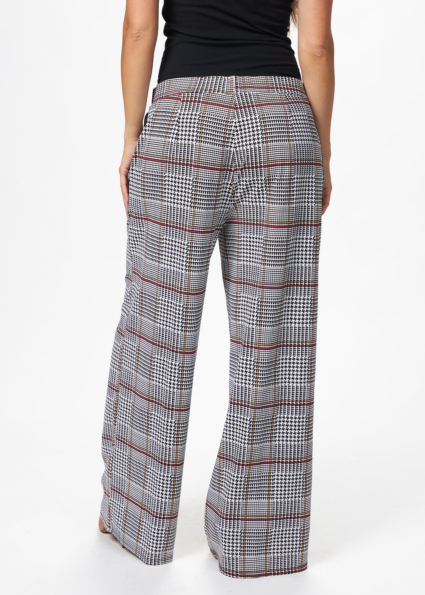 Nicolette Pant