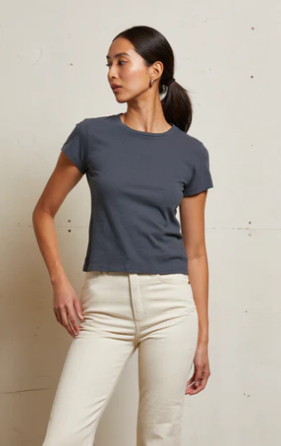 Lisa Slim Tee